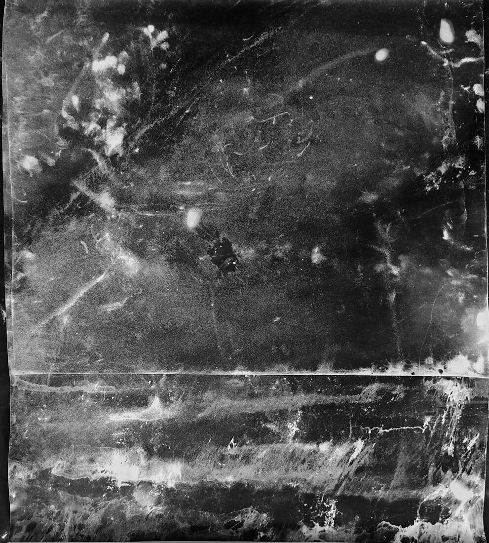 Современное искусство, фотография, видео, инсталляции. Соленая луна кудряво трубит в рукавах / Енисей. Без названия